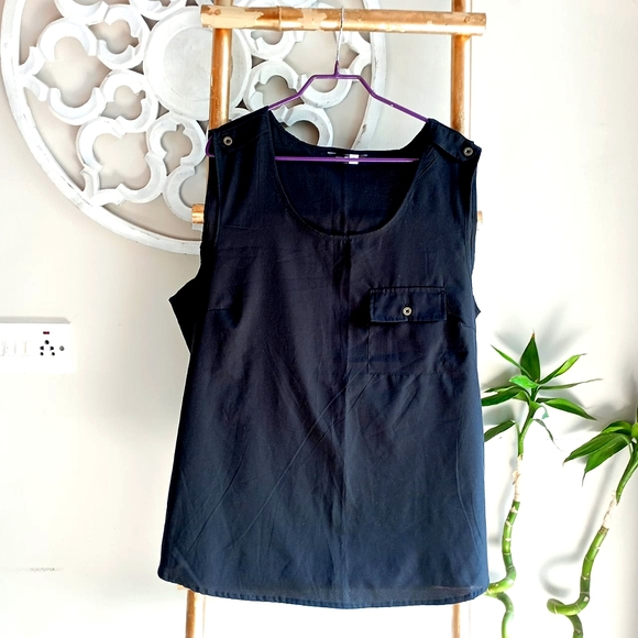 NWOT Plus Black Flowy Top - Picture 3 of 15